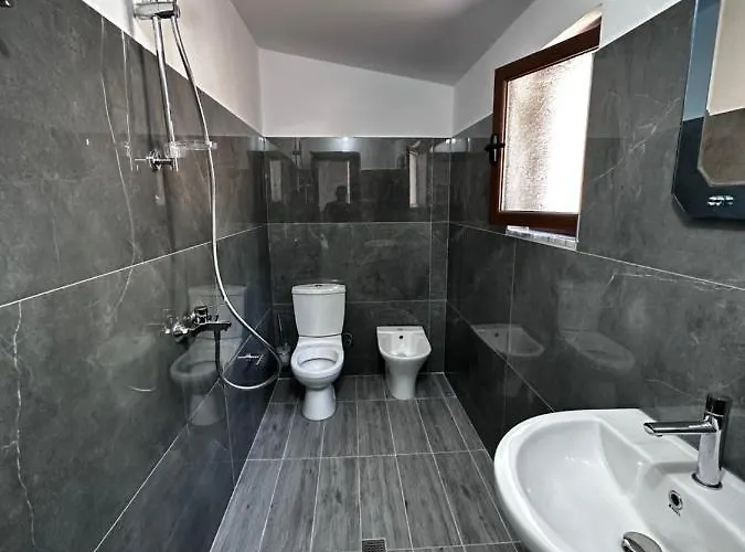 Bujtina Sakollari 3*
