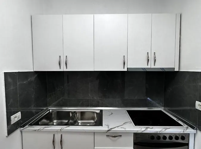 Pensión Bujtina Sakollari 3*