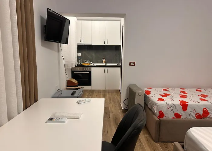 Pensión Bujtina Sakollari 3*