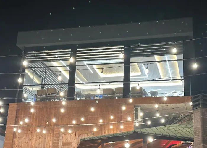 Bujtina Sakollari بيت ضيافة