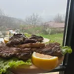 Bujtina Sakollari Konukevi 3*