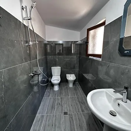 Bujtina Sakollari 3*