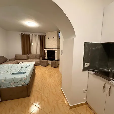 Bujtina Sakollari Pensjonat 3*