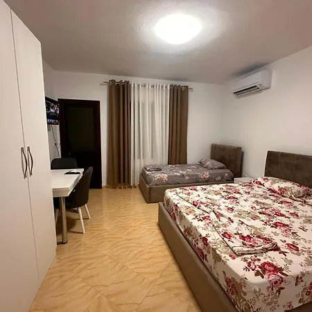 Bujtina Sakollari Konukevi